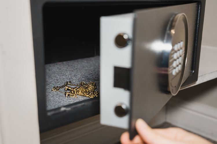 TAL hotel safe SAFEHIDINGSPOTS0126 788e5deb635e46a4aa585885ecf23f22